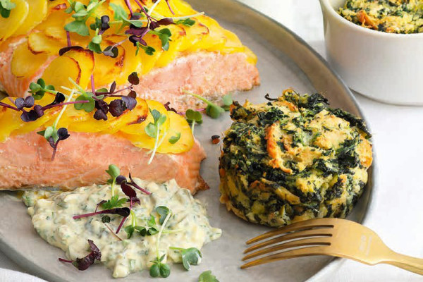 18-lachsfilet-mit-kleinen-spinat-souffl-s