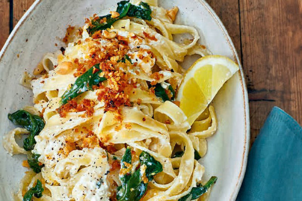 36-ricotta-zitronen-pasta-mit-erdnuss-crunch