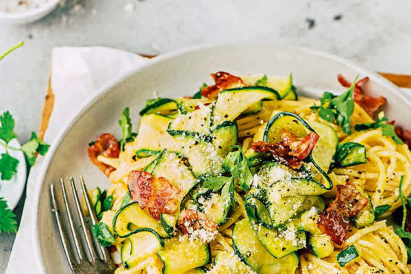 11-leichte-zucchini-carbonara