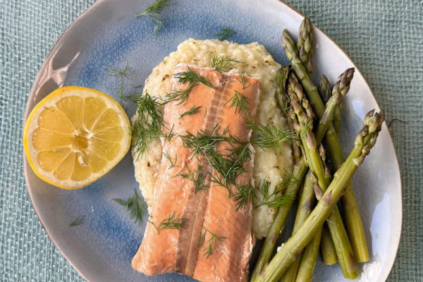 67-spargel-risotto-mit-lachs