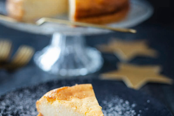 39-kaesekuchen-mit-beerensauceyb49KHEnQryQ4