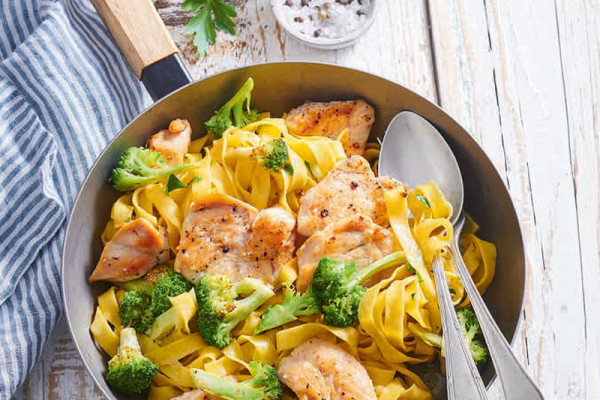 45-pasta-mit-haehnchen-und-brokkoli