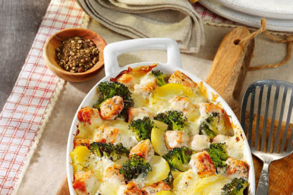 42-kartoffel-auflauf-mit-lachs-und-brokkoli