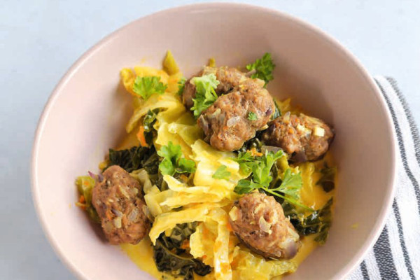 56-hackroellchen-mit-wirsing-in-currycreme