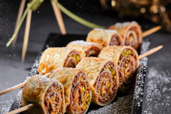 75-pfannkuchen-spiesse-mit-dubai-schokolade