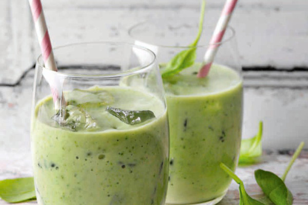 16-spinat-mandel-smoothie