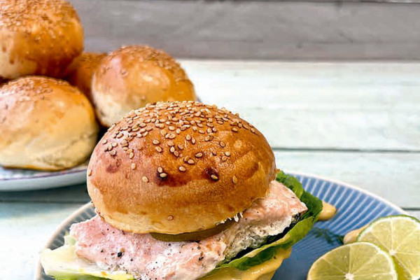 58-lachs-burger