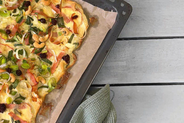 67-lauch-schinken-flammkuchen-mit-apfel