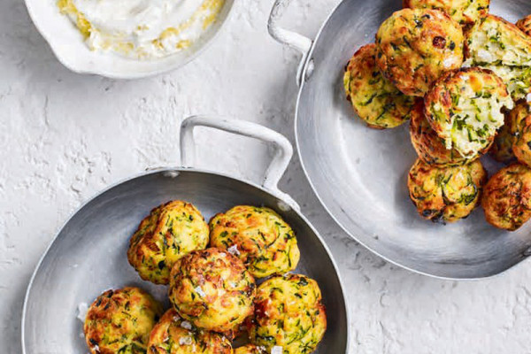 13-zucchini-baellchen-mit-zitronenjoghurt