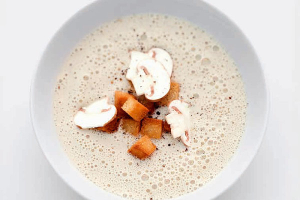 11-champignoncremesuppe-mit-cro-tons