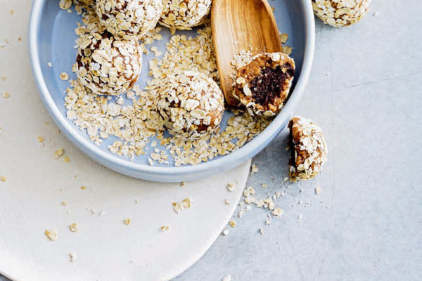 91-vegane-energy-balls-mit-nussnougat