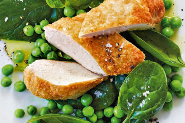20-parmesanhaehnchen-mit-erbsen-und-spinat