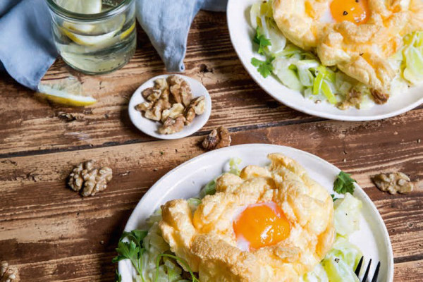 24-rahmlauch-mit-cloud-eggs-u-walnuessen