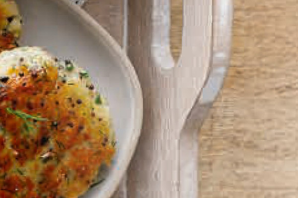 71-fischbuletten-mit-reis-erbsen-joghurt