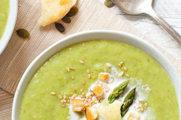 12-gruene-spargelsuppe
