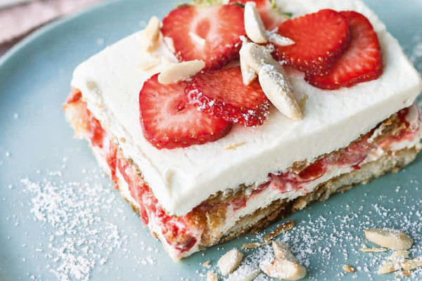 91-erdbeer-tiramisu-mit-orangenlikoer