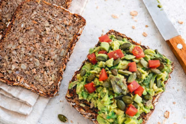 32-avocado-aufstrich-fuer-vollkornbrot