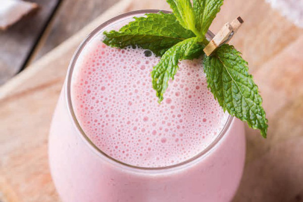 41-erdbeer-kokos-lassi