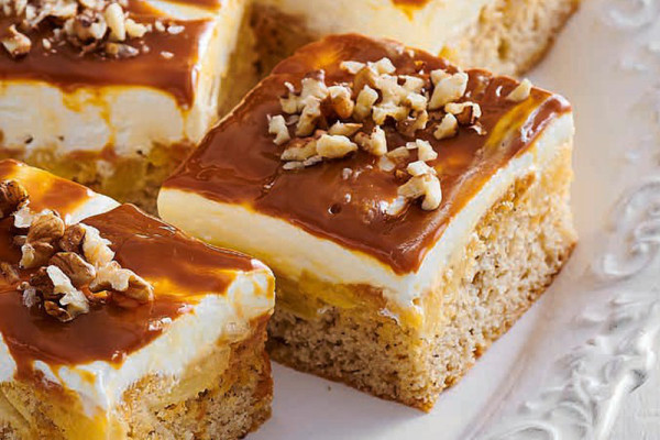 96-apfelkuchen-mit-karamell-und-gehackten-walnuessen