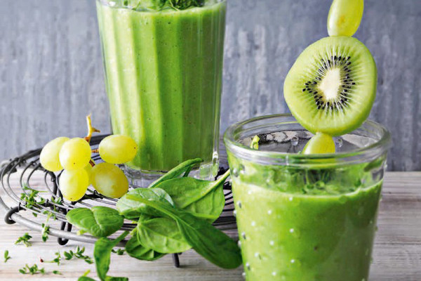 25-gruener-avocado-spinat-smoothie