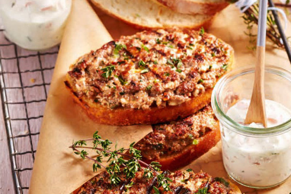 28-gebratene-hackfleisch-brote-griech-art